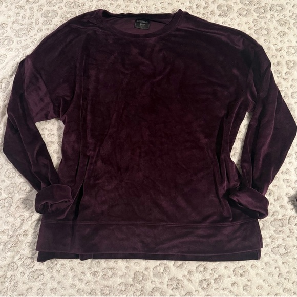 32 DEGREE Rich Purple Velvet Top and Bottom Pajama Set / Loungewear - Picture 3 of 9